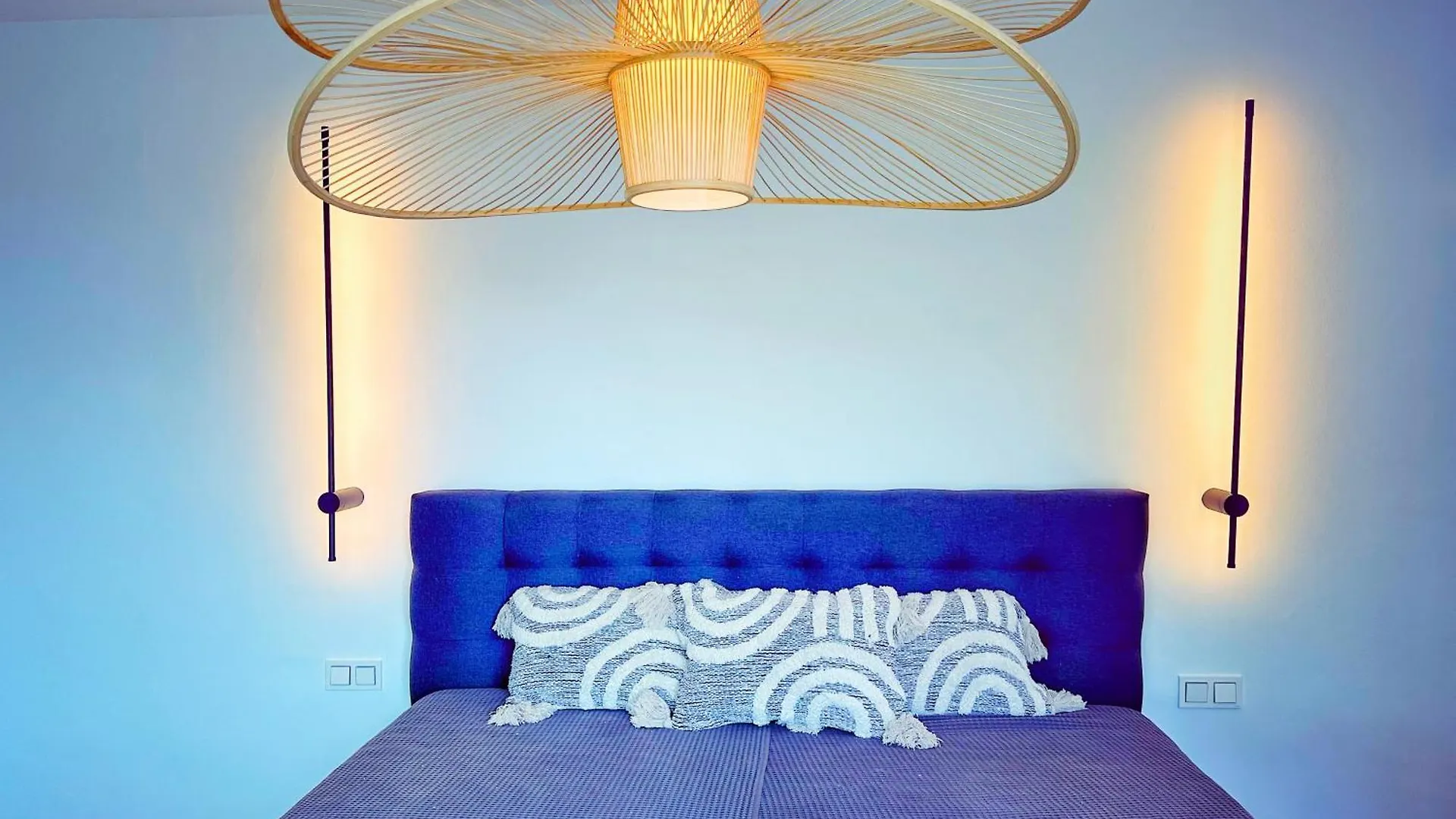 Villa House Sleeps 4 - Parking-Balcony-Seaview - New Cómpeta Spanien