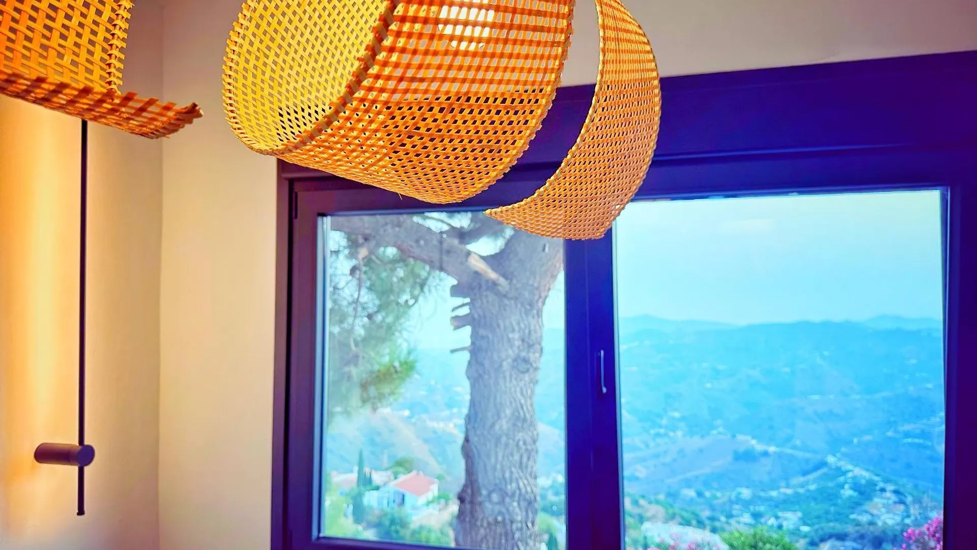 Holiday home Housesleeps5-Parking-Balcony-Fireplace-Seaview